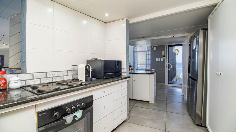 4 Bedroom Property for Sale in Santos Bay Western Cape